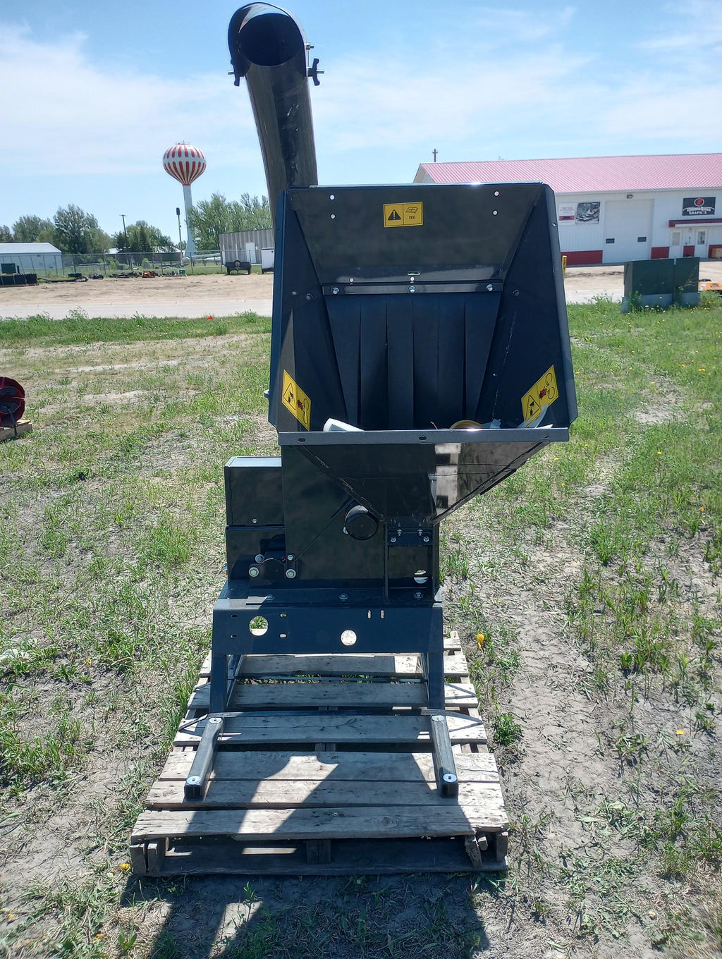 Picked up this mini wood chipper to go with the new compost bin