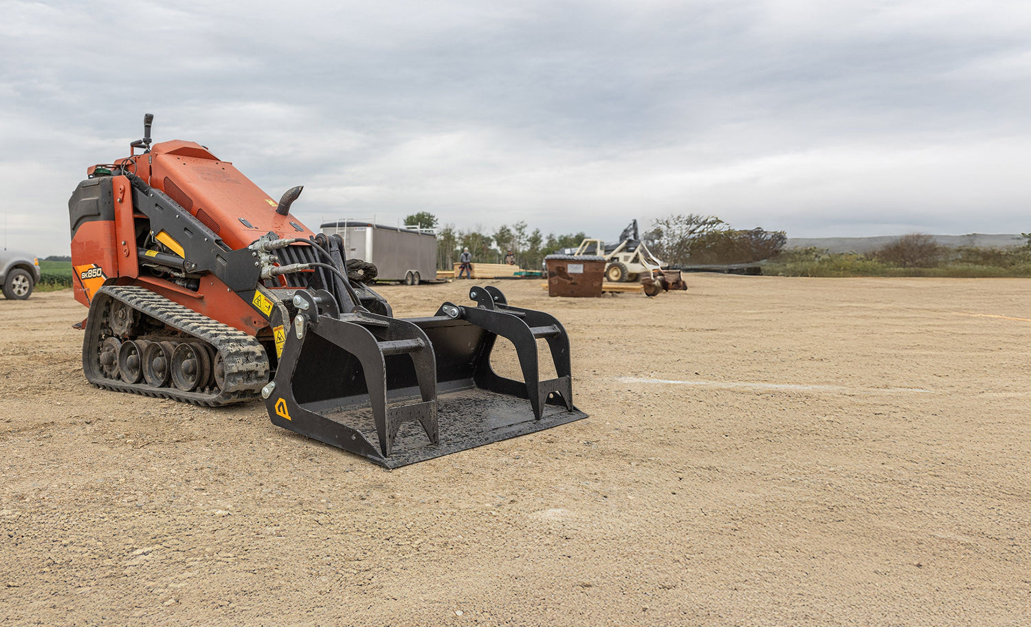 Mini Skid Steer | Grapples