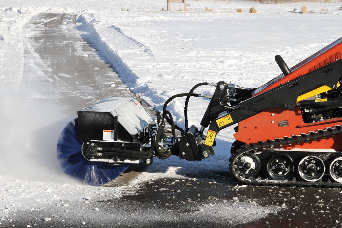 No-Freeze-up chute design seals out snow and freezing slush (comes standard)