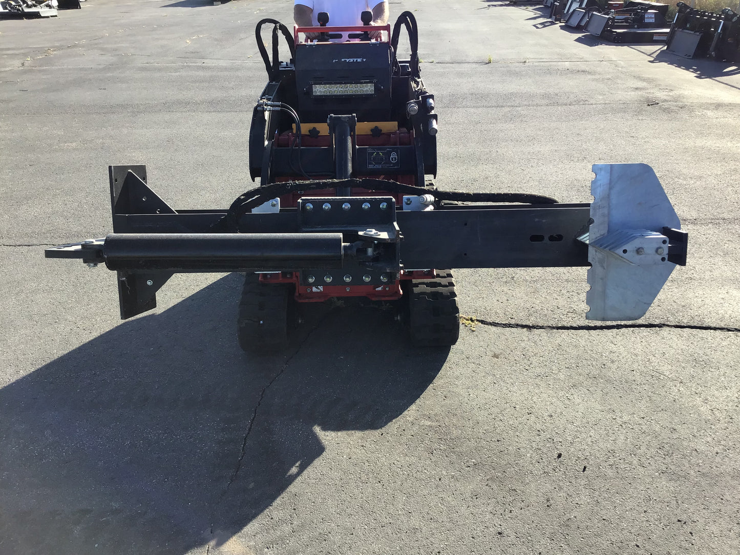 CERTIFIED USED1255 - MINI LOG SPLITTER -TORO - $3,695 +FREIGHT