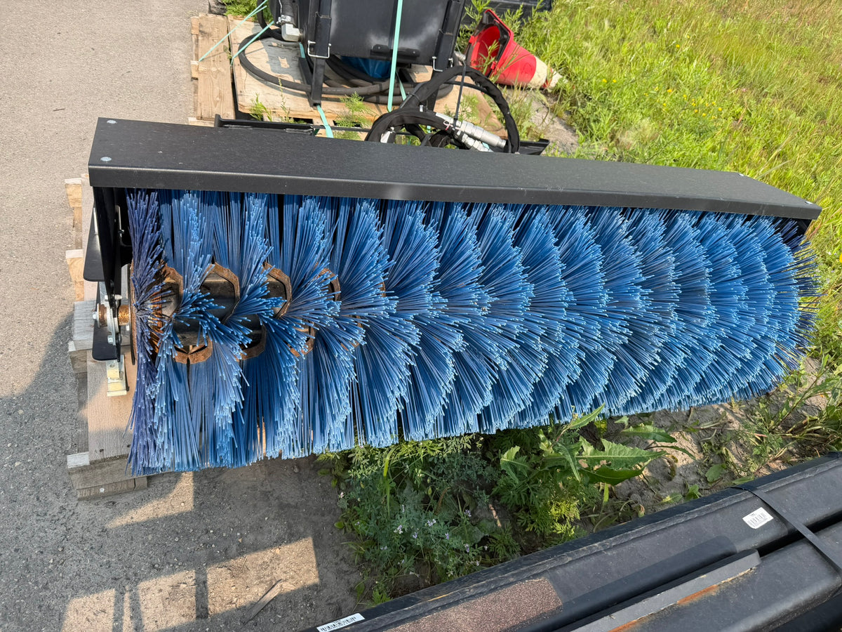 60" | Mini Angle Broom | Hydraulic Angle | USED2046