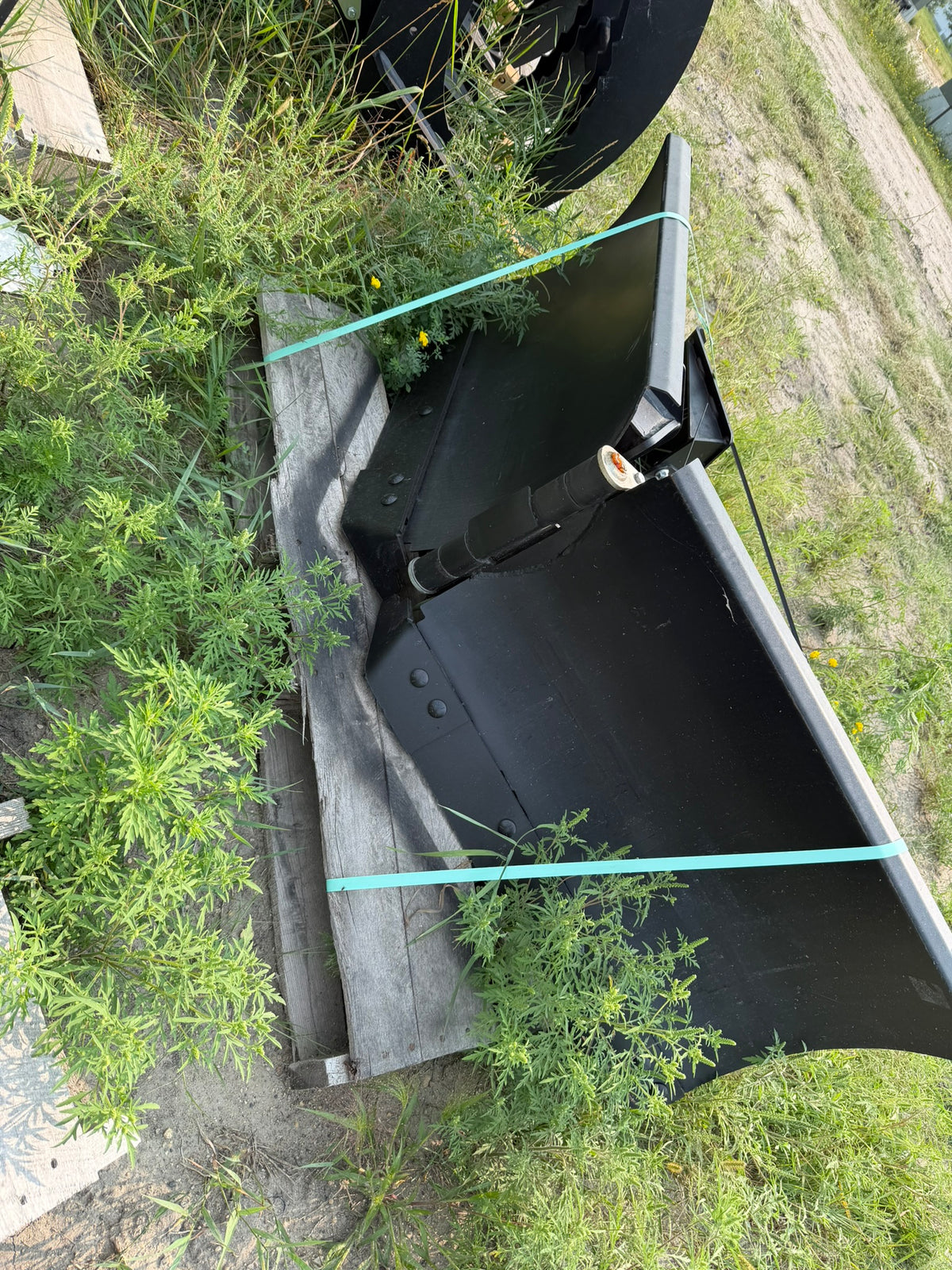 60" | Mini V-Plow | Snow Break Mini | w/Hydraulic angle | USED2048