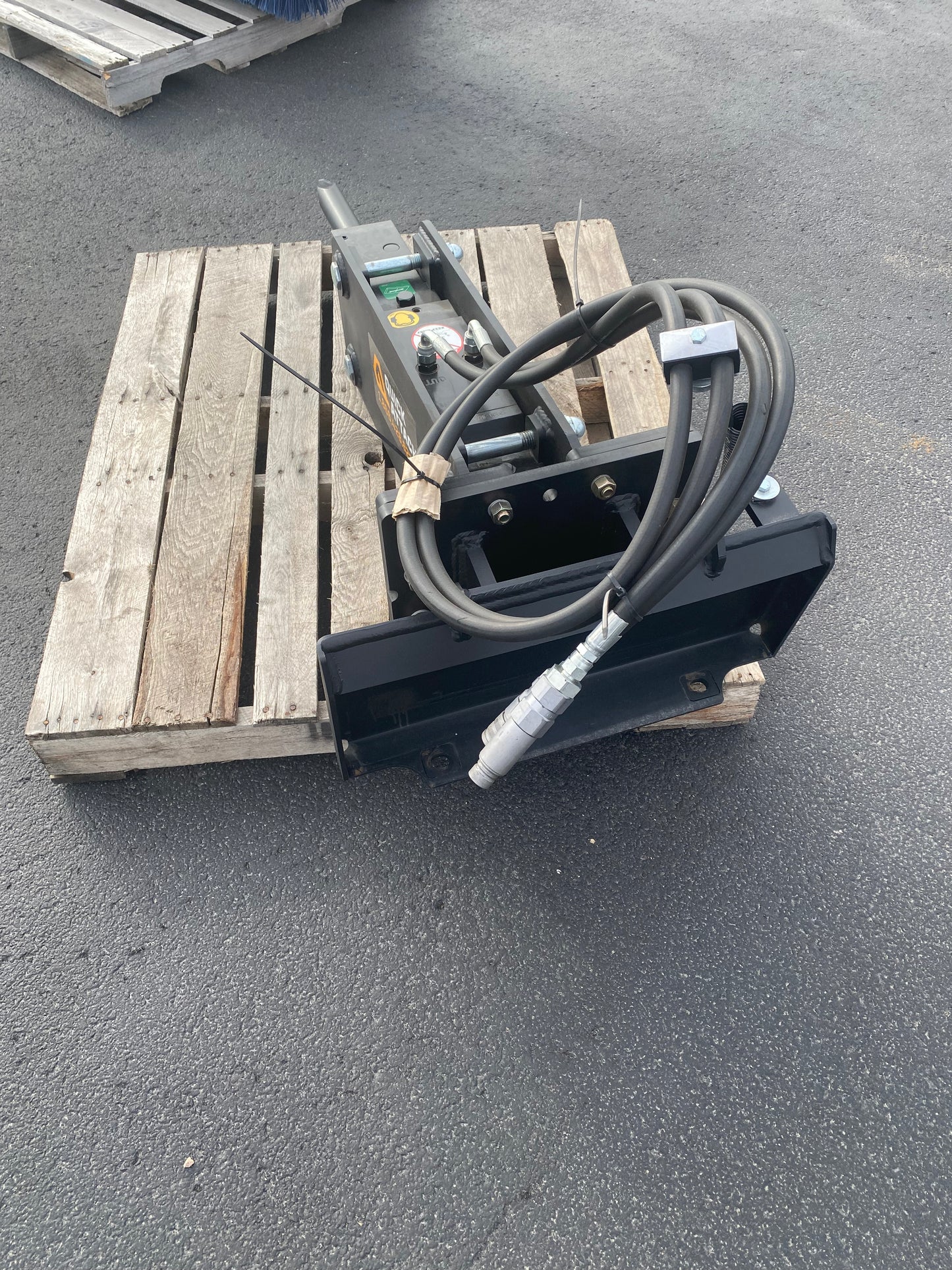 CERTIFIED USED1881 - MINI BREAKER-TORO MOUNT - $4,295 +FREIGHT