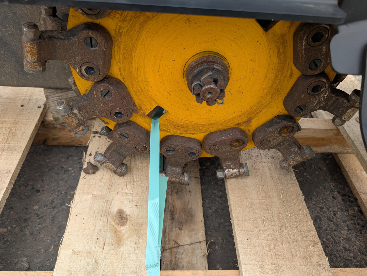 CERTIFIED USED1829 - MINI STUMP GRINDER W/GREEN TEETH - $6,995 +FREIGHT